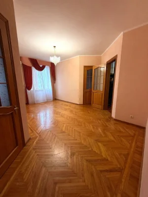 Продам 3-к квартиру на пр.Леси Украинки