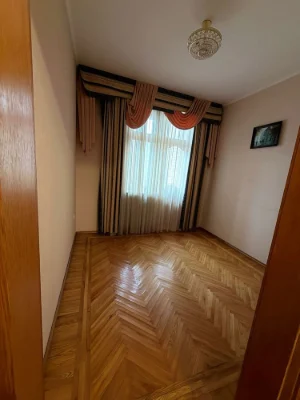 Продам 3-к квартиру на пр.Леси Украинки
