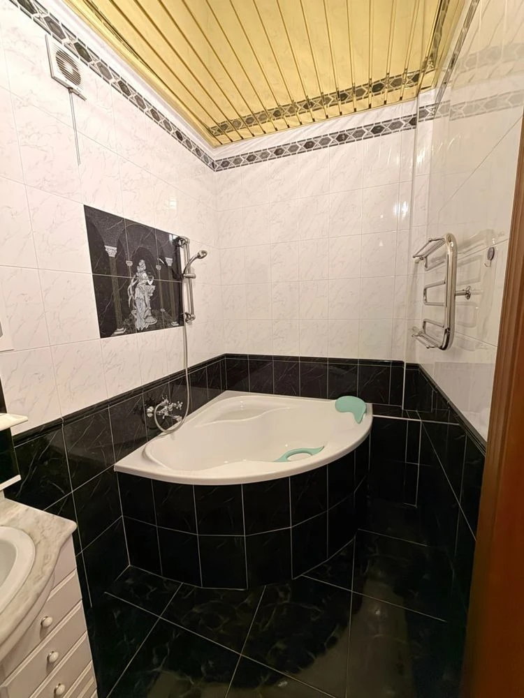 Продам 3-к квартиру на пр.Леси Украинки