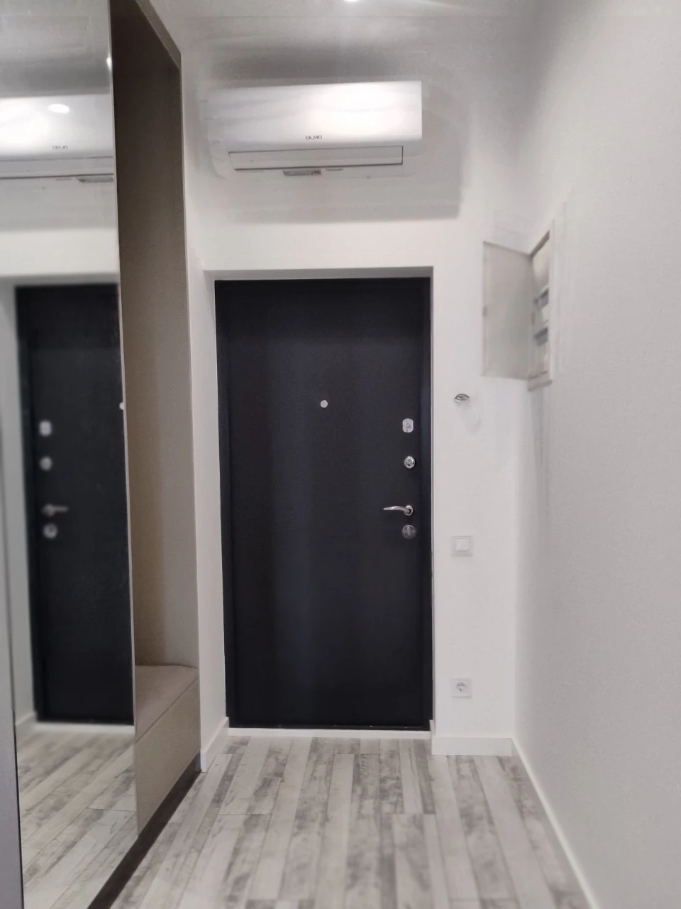 Продается квартира с ремонтом, мебелью, балконом.ЖК Атмосфер