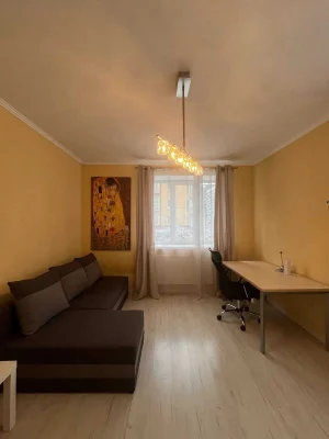 Продаж 1 кімнатної квартири з ремонтом в центрі міста