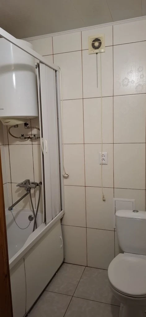 Продаж 2х к квартири в цегляному будинку