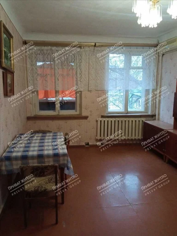 2-кімнатна квартира: ЦУМ, закритий двір, сталінка