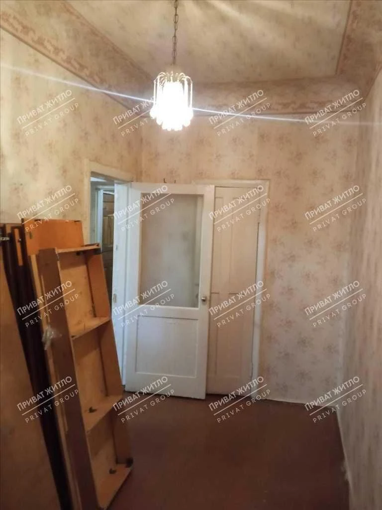 2-кімнатна квартира: ЦУМ, закритий двір, сталінка
