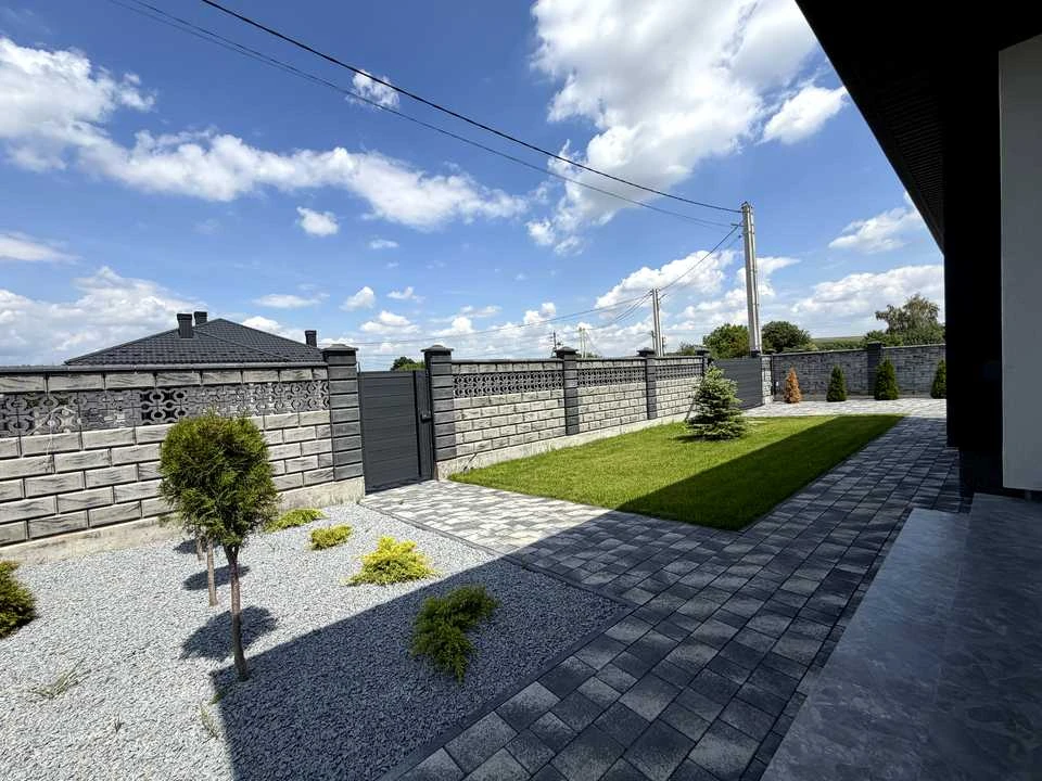 Будинок. Рівне, Масив Затишний