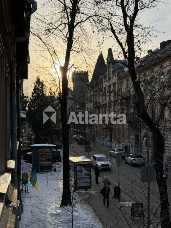 Австрійський будинок, вул. Чупринки, 25 - 4-кім квартира з д