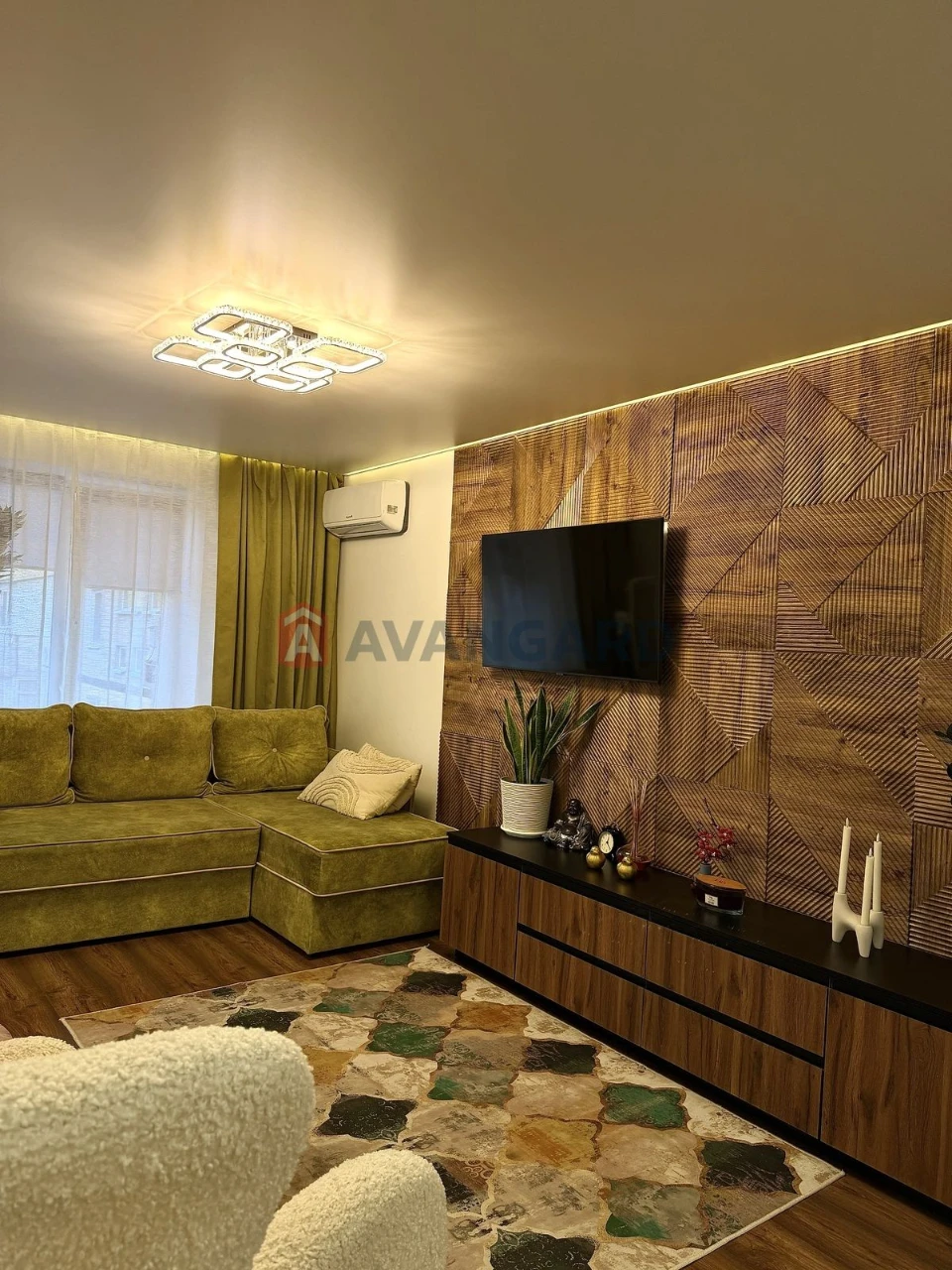 Продам 3к 70м2 дизайнерським ремонтом Березинка