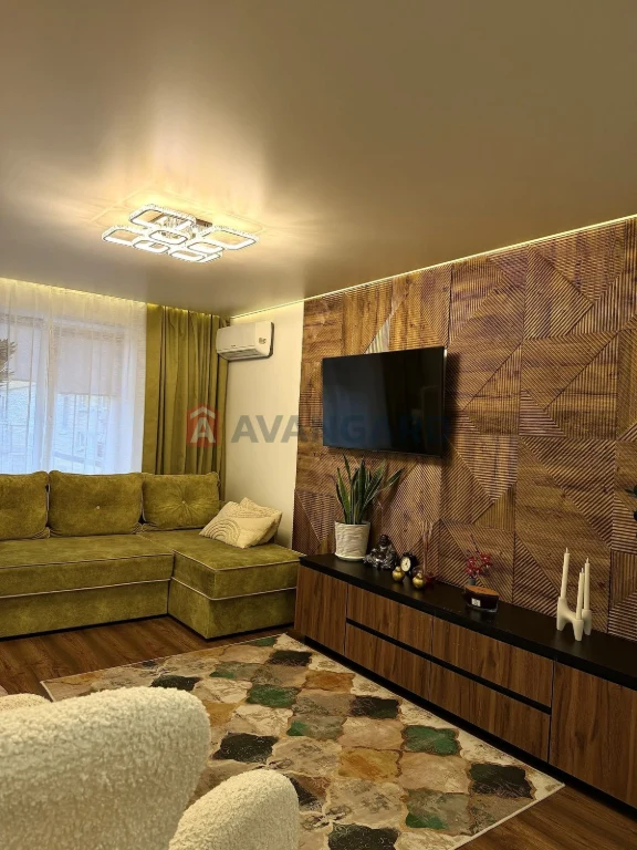 Продам 3к 70м2 дизайнерським ремонтом Березинка