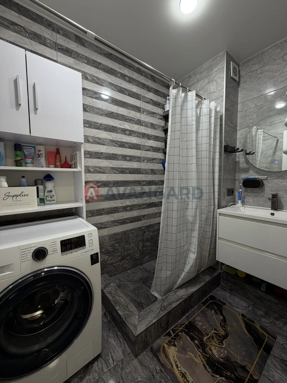 Продам 3к 70м2 дизайнерським ремонтом Березинка