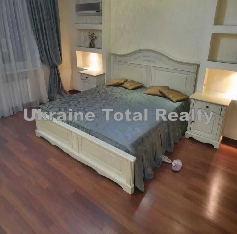 Позняки! 2 кімнатна квартира 76м2 з ремонтом + паркомісце! В