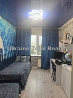 Харківський масив! 3 кімнатна квартира з євроремонтом! Вул В