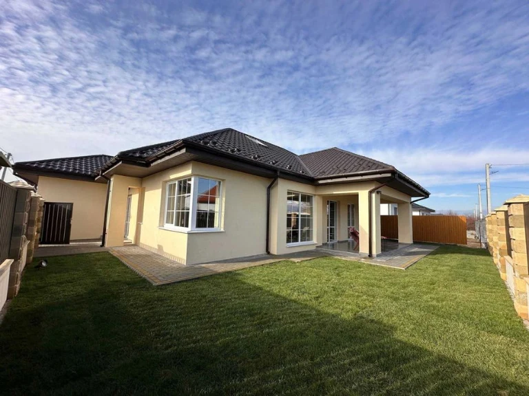 Продаж сучасного будинку американка 130м2 з гаражем і терасо