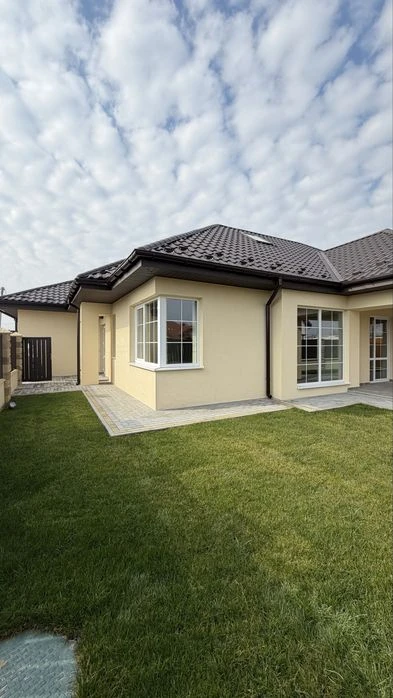 Продаж сучасного будинку американка 130м2 з гаражем і терасо