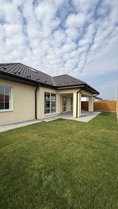 Продаж сучасного будинку американка 130м2 з гаражем і терасо