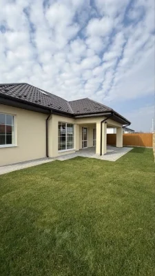 Продаж сучасного будинку американка 130м2 з гаражем і терасо