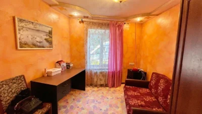 Продаж квартири на землі з палісадником на Черемушках, вул.