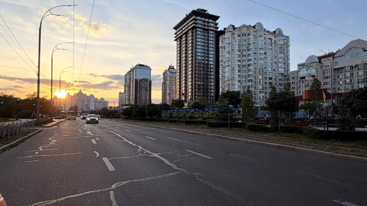 ПРООДАЖ 3-к квартира вул. Левка Лук'яненка, 18 | Оболонь