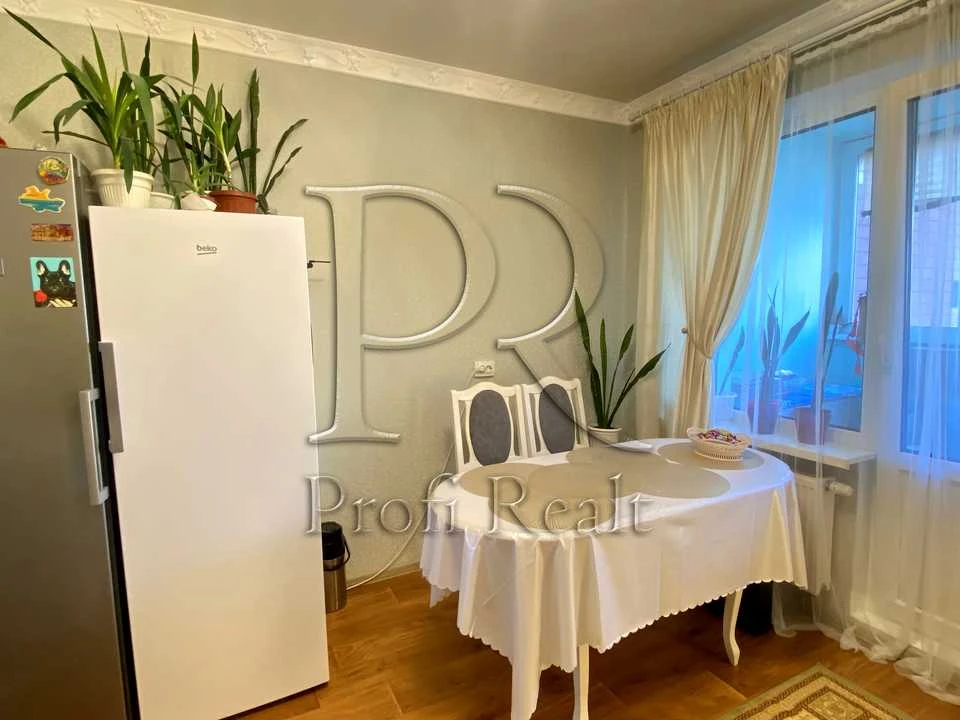 Квартира. Київ, Сергія Данченка вул.