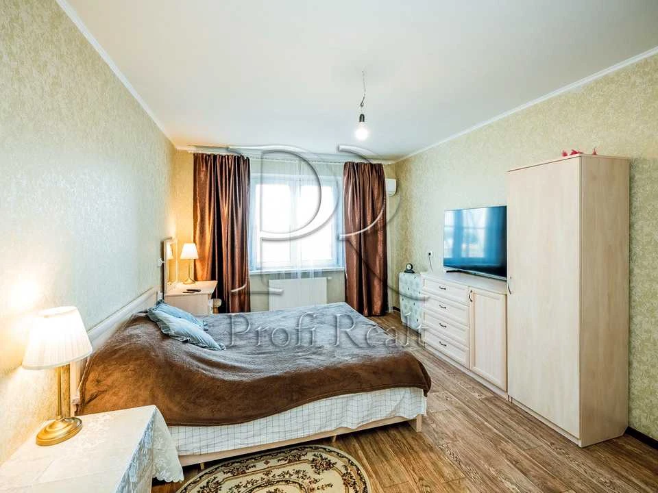 Квартира. Київ, Сергія Данченка вул.