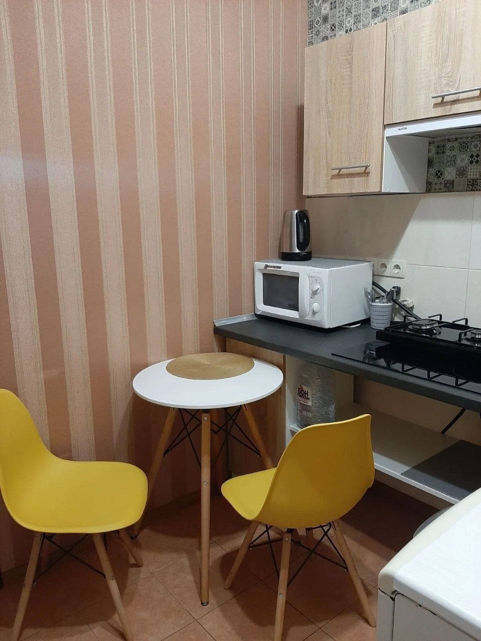 Продам сучасну 1 к євроремонт
