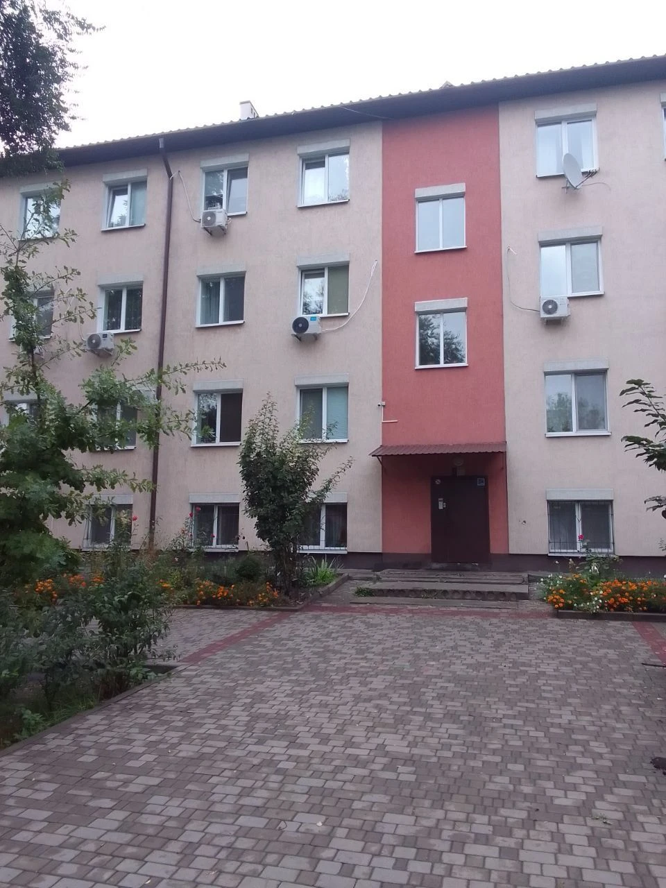 Продам сучасну 1 к євроремонт