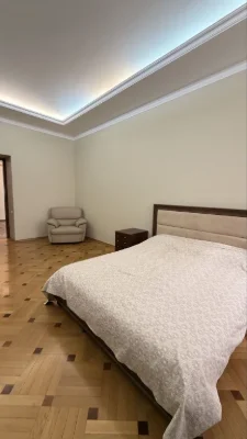 Продаж 3к квартира Хрещатик 15 Пасаж ремонт метро Майдан нез