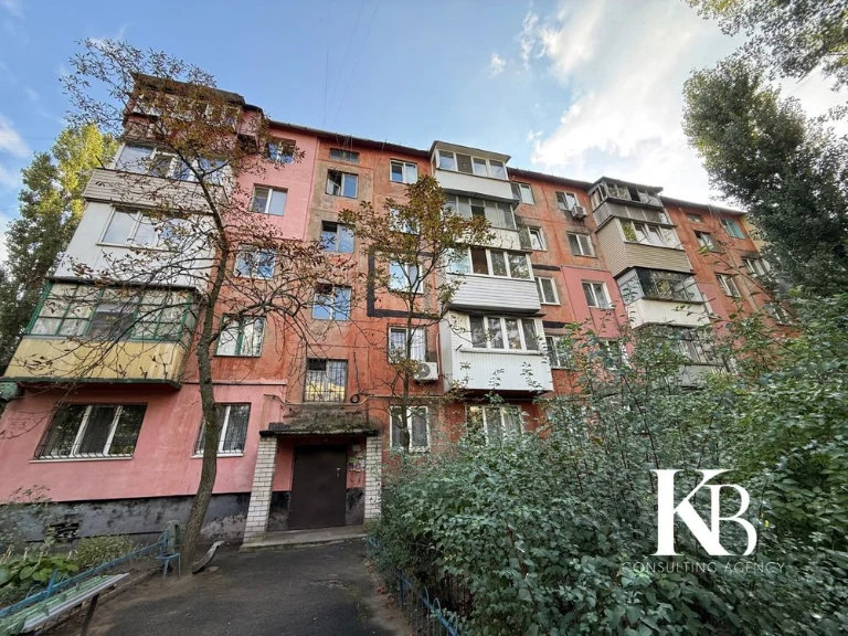 Продам 1 ком квартиру Косиора, утеплена, готова  под Ваш рем