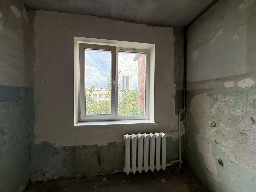 Продам 1 ком квартиру Косиора, утеплена, готова  под Ваш рем
