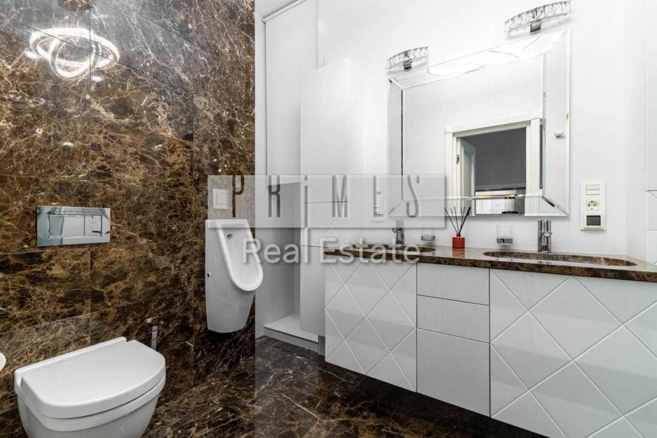 Продаж 5-кімнатної квартири 208 м2 з ремонтом в ЖК Новопечер