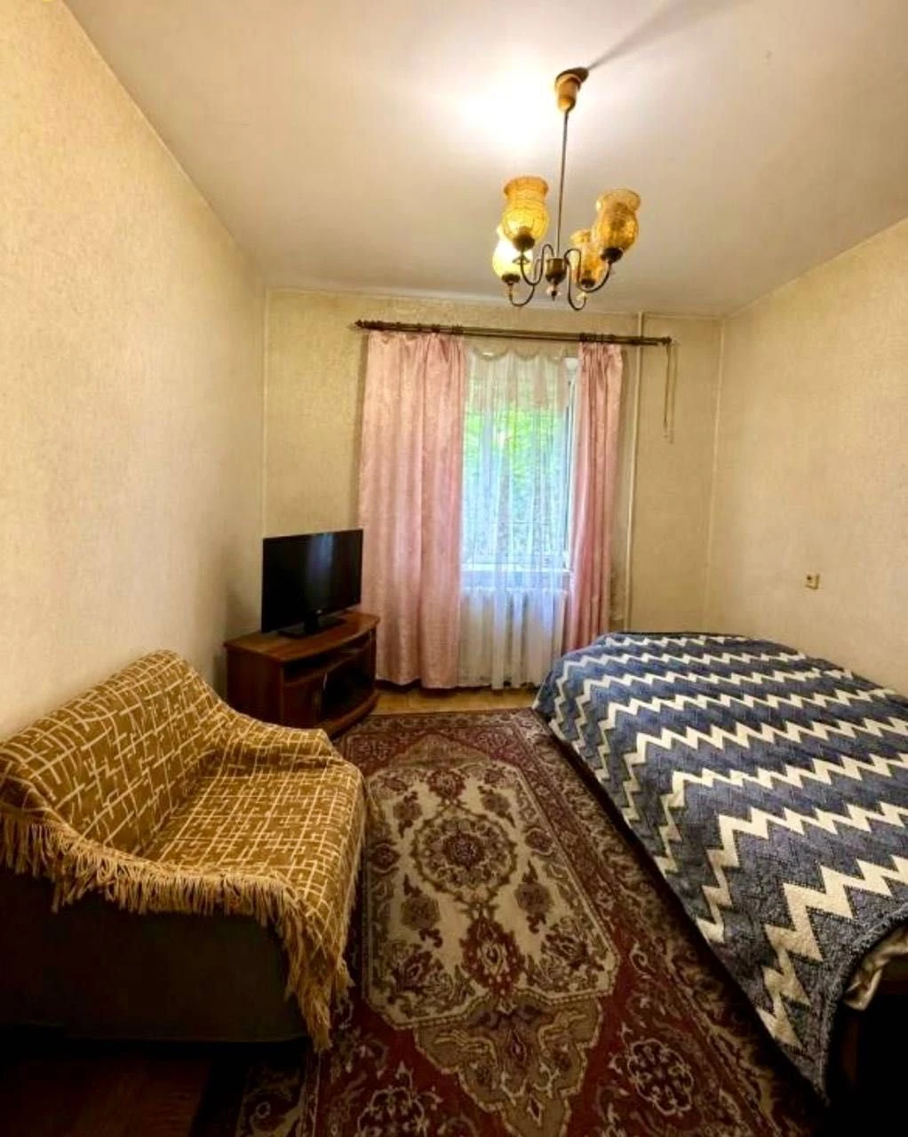 2 кімнатна квартира на низькому поверсі по вул. Семена Палія
