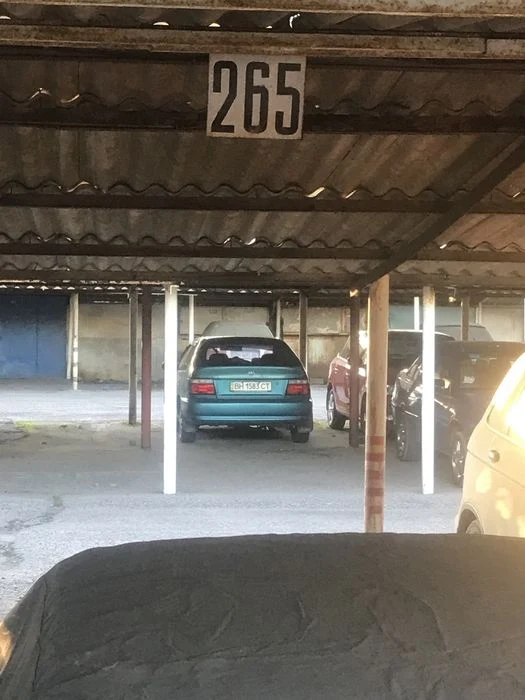 Garage, parking lot, parking Covered place in the parking lot