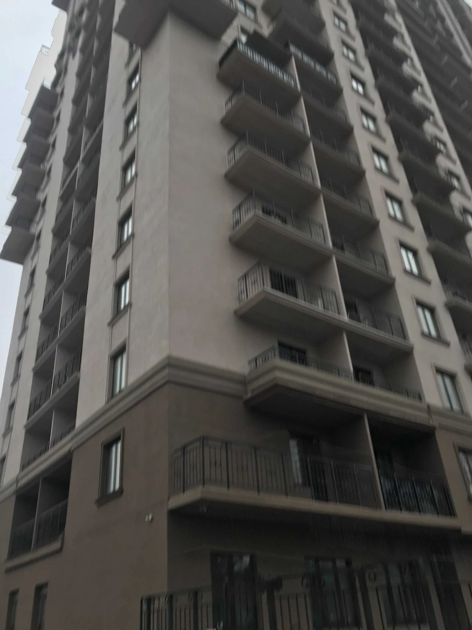 Продам паркінг в новому будинку на 5 ст Фонтану
