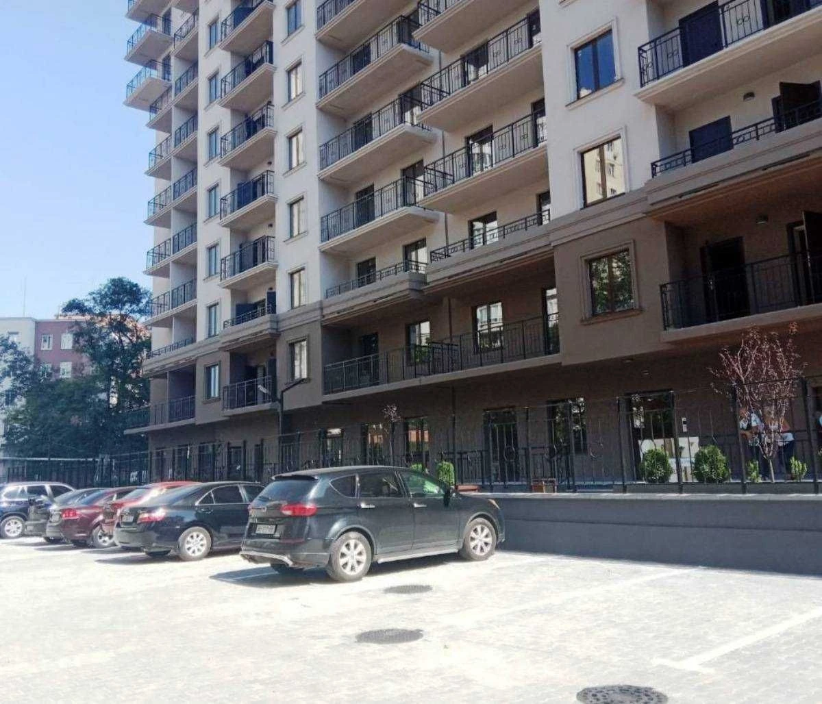Продам паркінг в новому будинку на 5 ст Фонтану