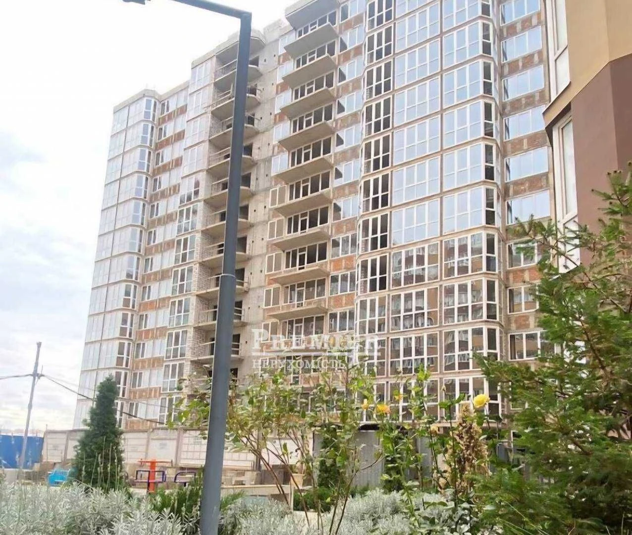 Продам квартиру у новому цегляному будинку
