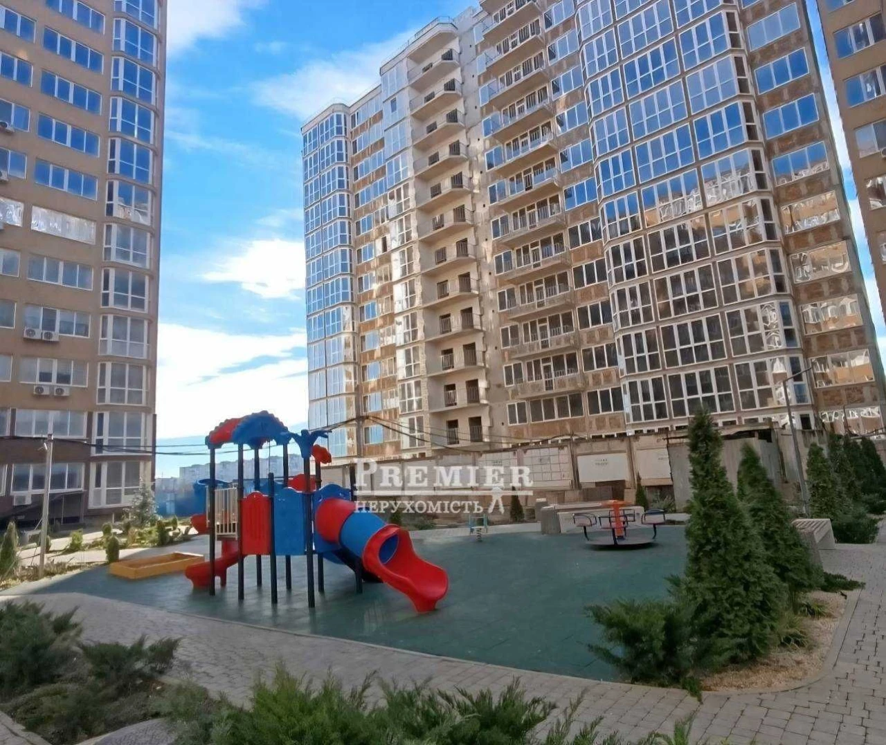 Продам квартиру у новому цегляному будинку