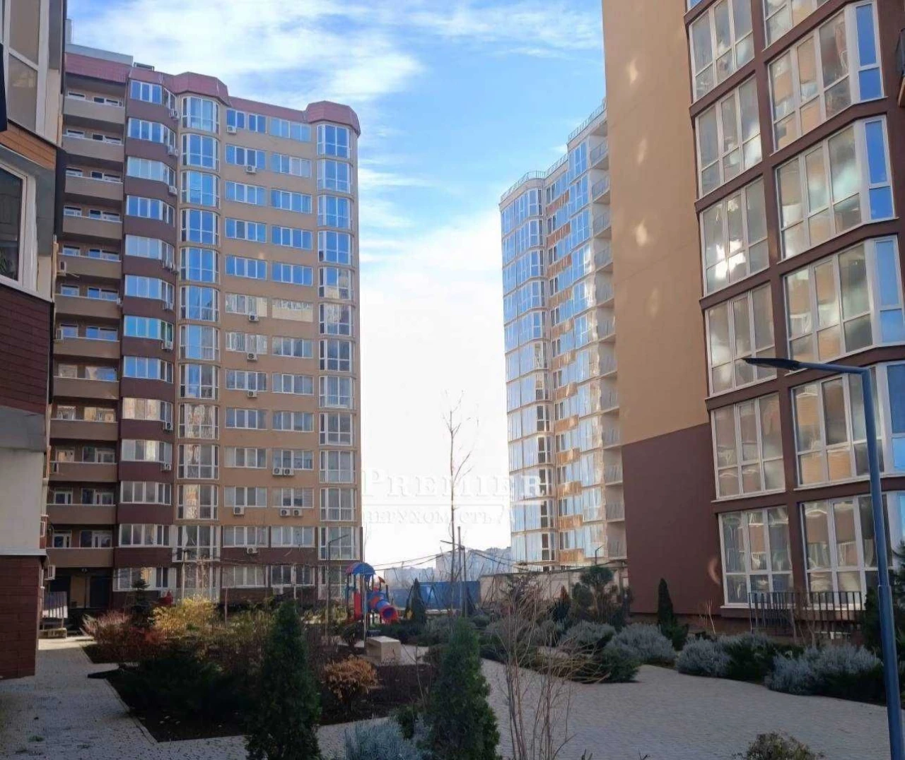 Продам квартиру у новому цегляному будинку