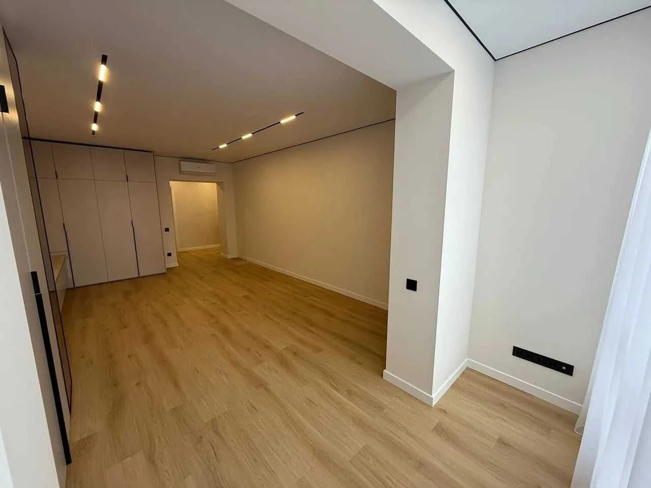Простора 2кім квартиру,70м2 з ремонтом та меблями в ЖК Княги