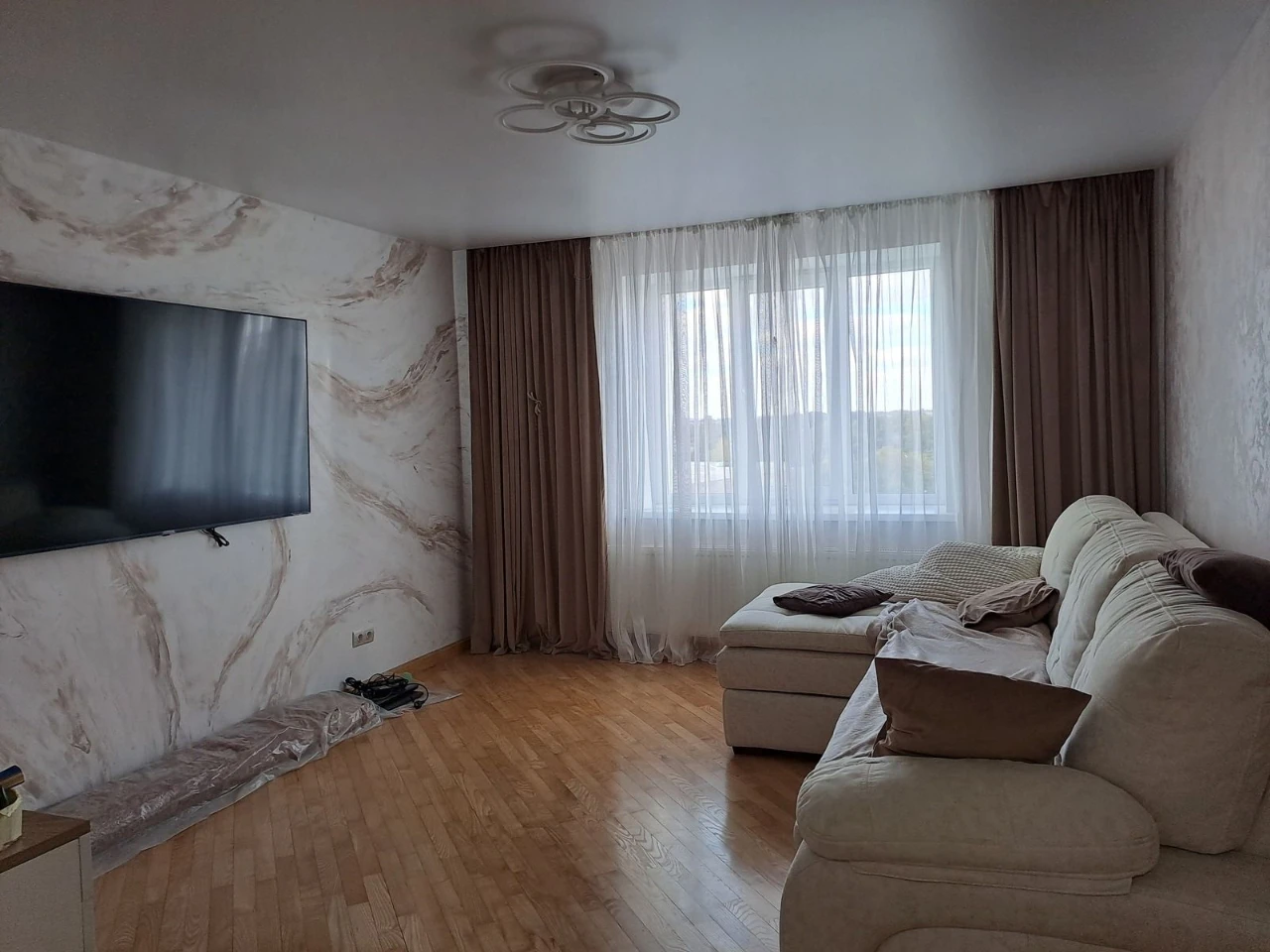 Продаж.3- кімнатна квартира . Тернопіль. Аляска. вул Яреми.