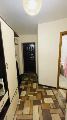2-к квартира біля парку, 2 пов., з ремонтом, можливо по серт