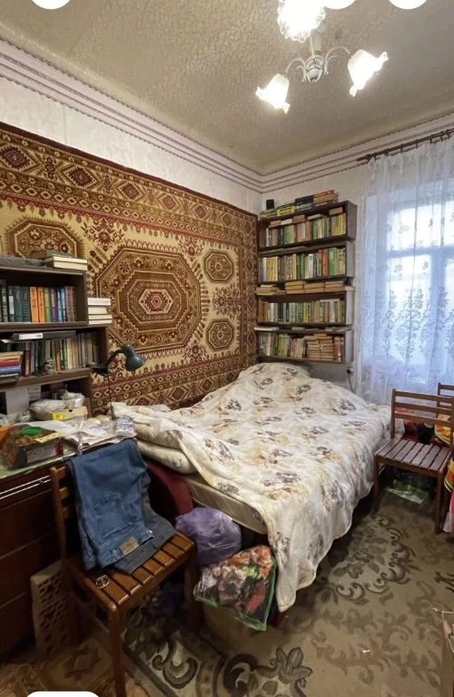 Продам малогабаритную квартиру Москалівка