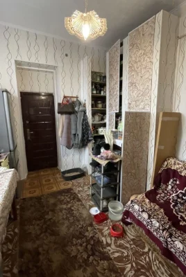 Продам малогабаритную квартиру Москалівка