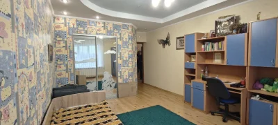Продам будинок з басейном