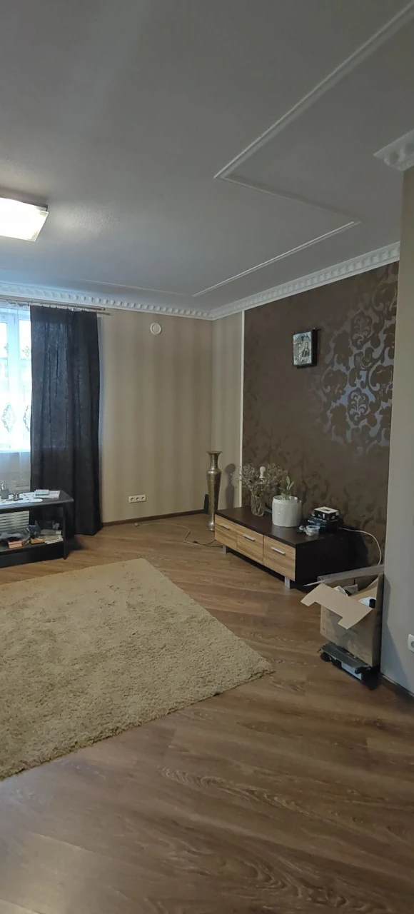 Продам будинок з басейном