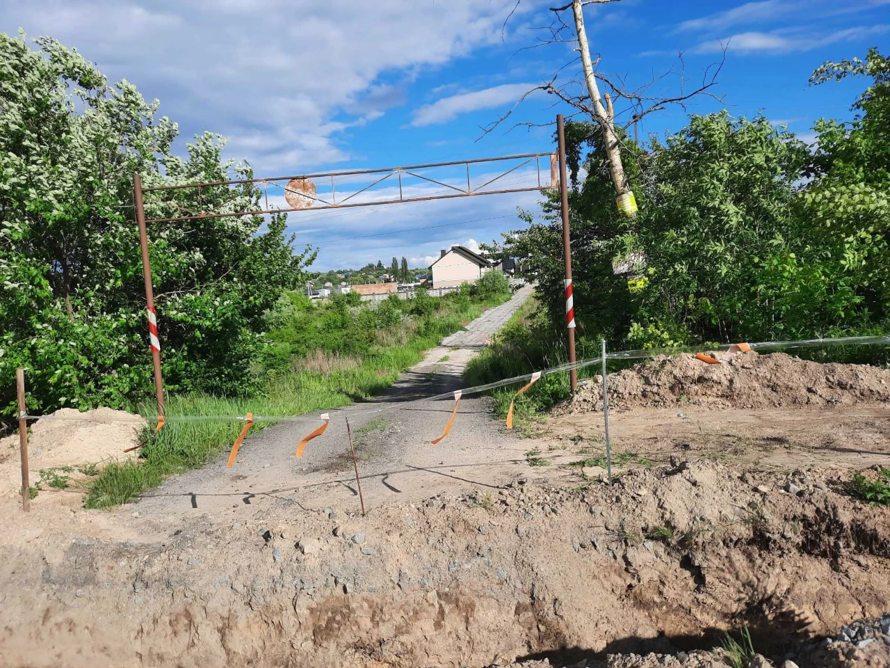 Продам кутову, фасадну ділянку в районі Райського Саду