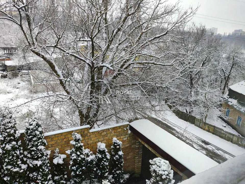 Будинок. Київ, Володимира Сікевича вул.