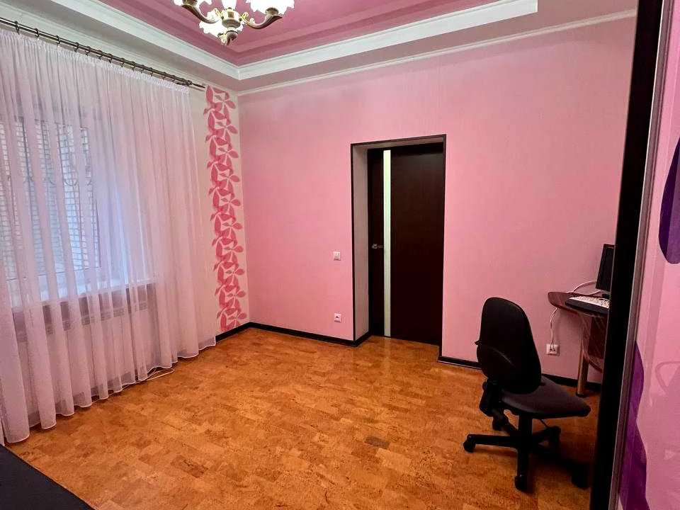 Будинок. Київ, Томаківський пров.
