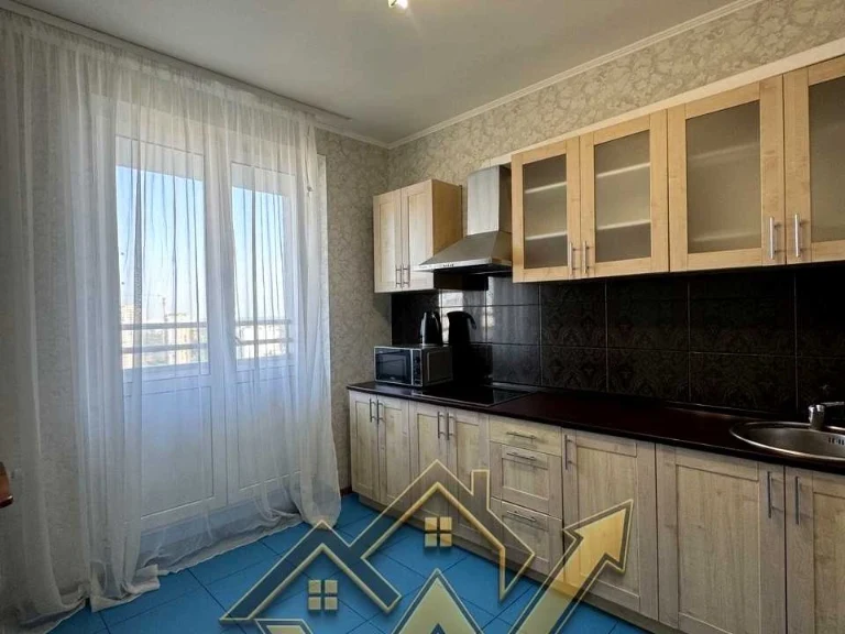 Квартира. Київ, Феодосійська вул.