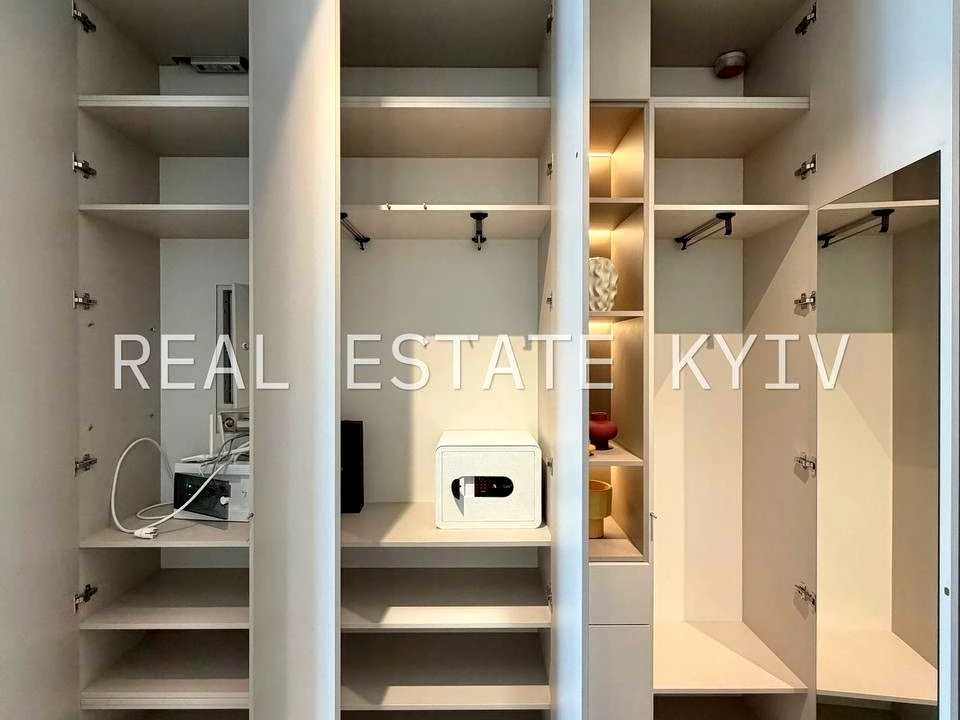 Квартира. Київ, Андрія Верхогляда вул.