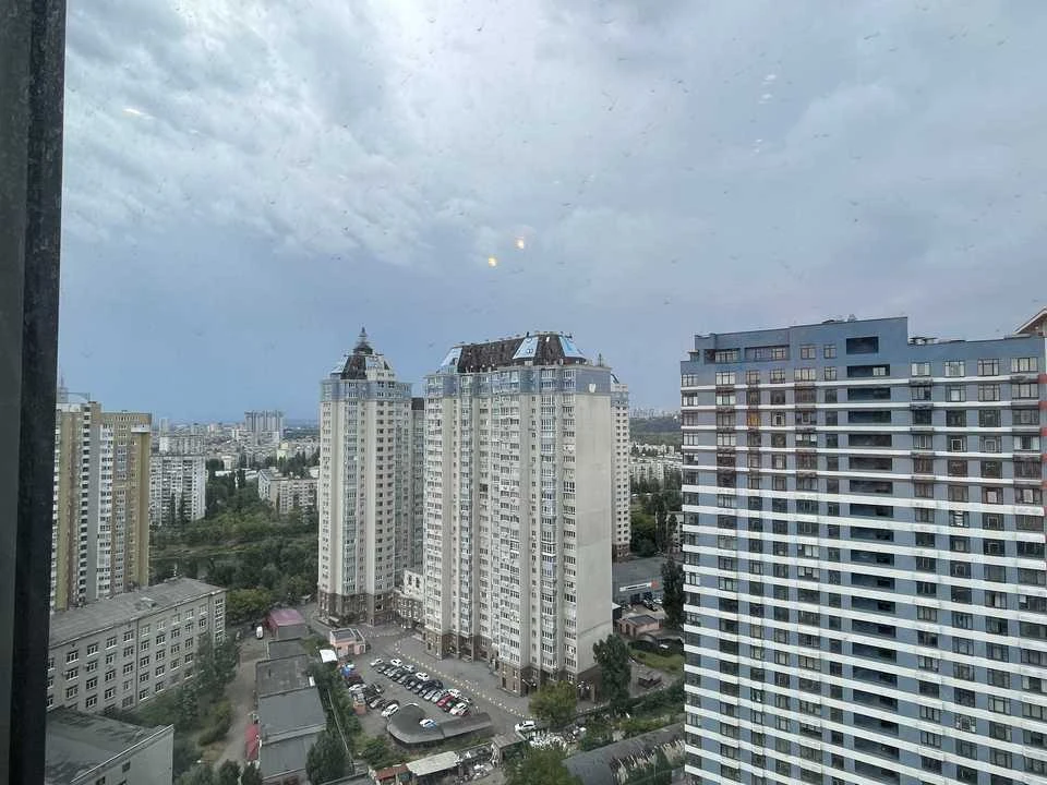 Квартира. Київ, Євгена Сверстюка вул.