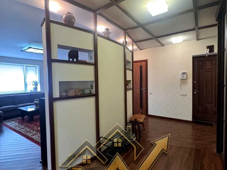 Квартира. Київ, Підгірна вул.